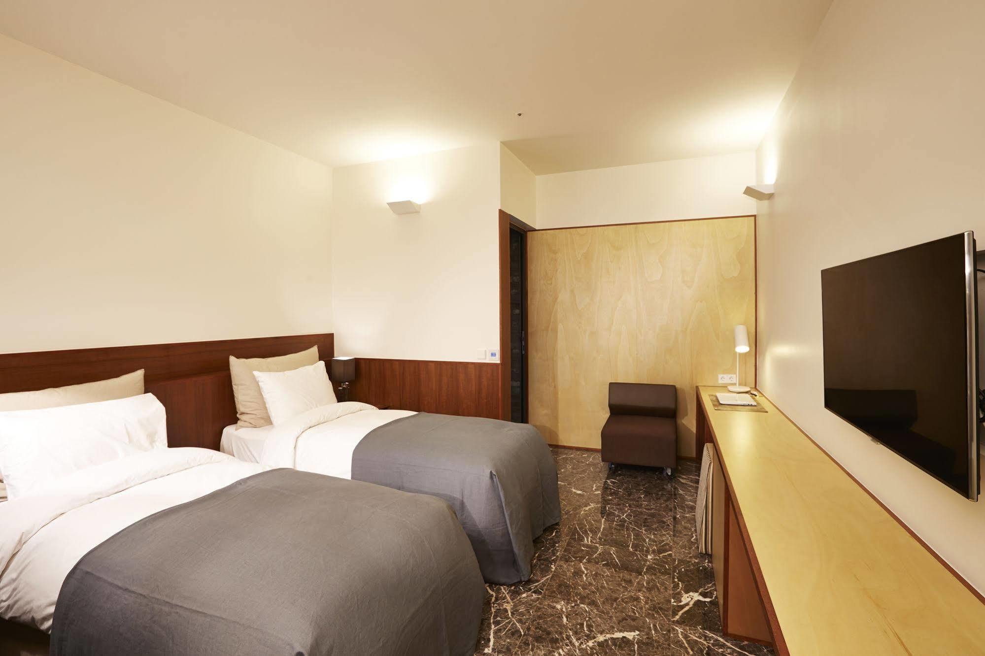 Snow Hotel Seul Esterno foto